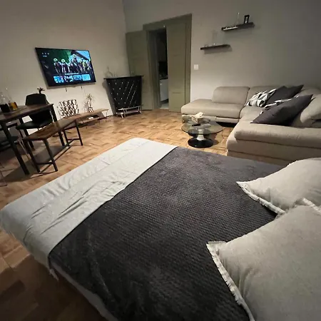 Appartement Karlin Apartman *